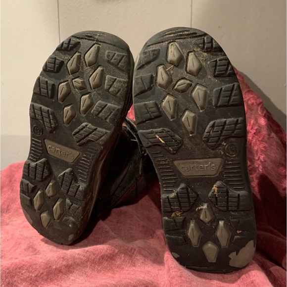 Carter’s Size 13 Youth Booth Snow Boots Black Gray Red - Picture 2 of 9